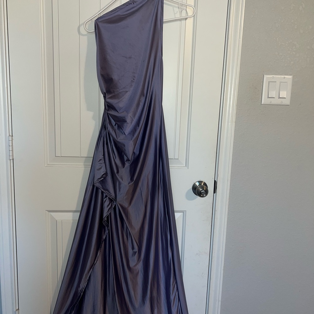 Elegant One-Shoulder Purple Gown